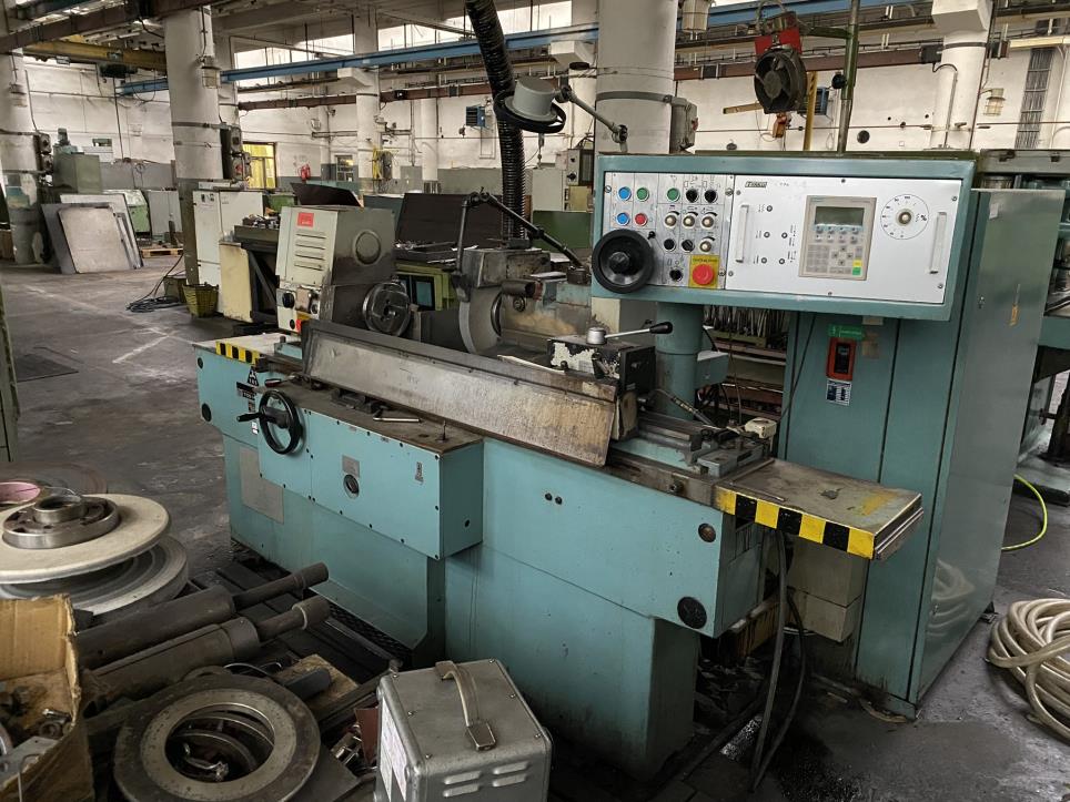 TOS HOLICE BUA 25/1000 Cylindrical cylindrical grinding machine + accessories